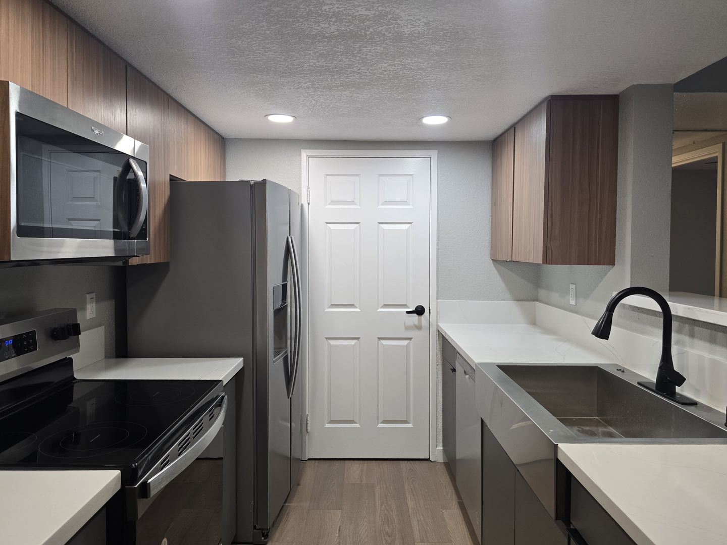 Riverside Apartment: 3957 Pierce Street