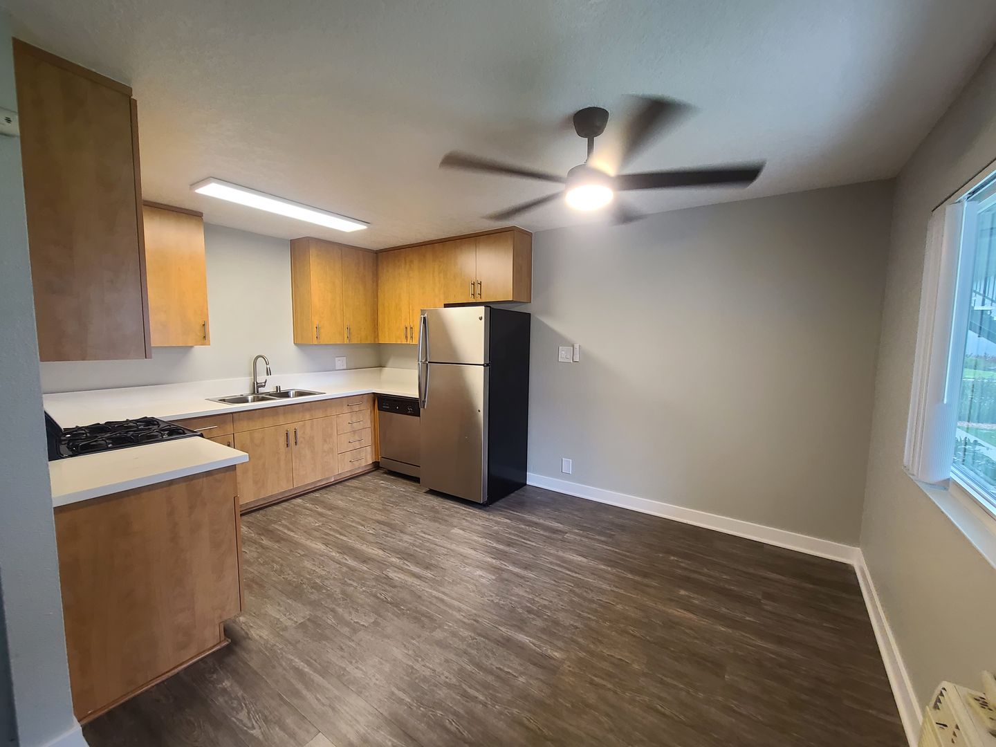 Long Beach Apartment: 1718 Ximeno Avenue