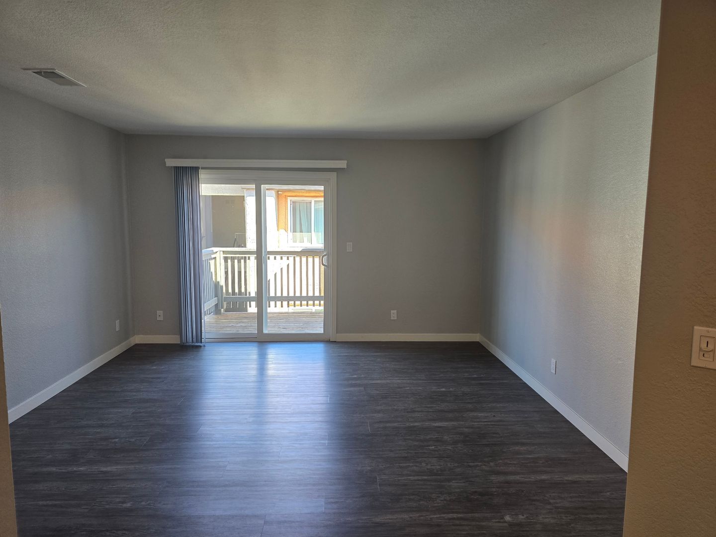 Riverside Apartment: 3957 Pierce Street