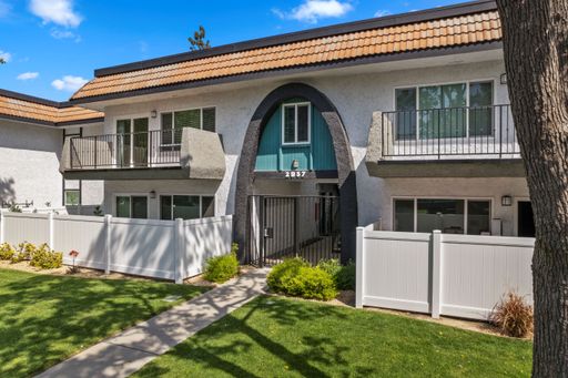 The Jackson | The Townhouse | 2 Bed 1.5 Bath | Townhome – photo 1