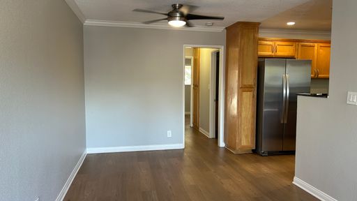 Summer Crest | 2 Bed 1 Bath | Upstairs – photo 1