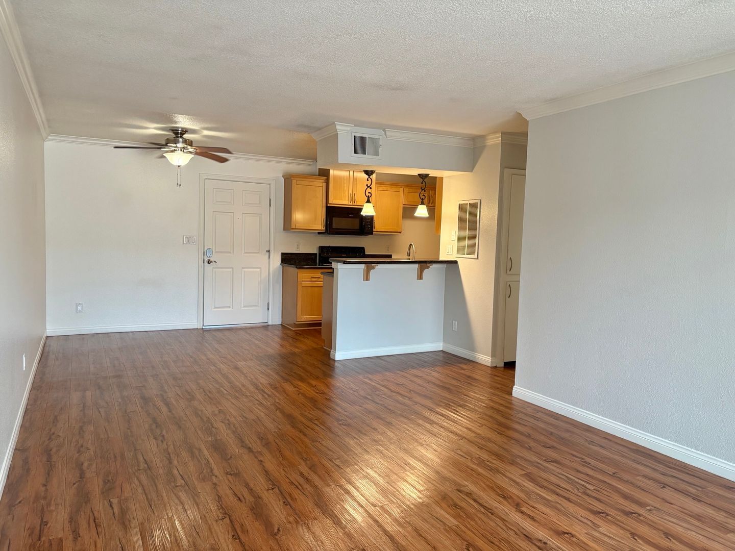 Anaheim Apartment: 2970 W. Orange Avenue
