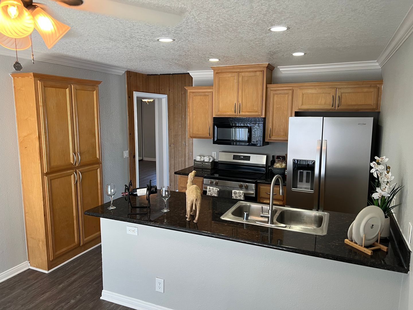 Anaheim Apartment: 2704 W. Ball Road
