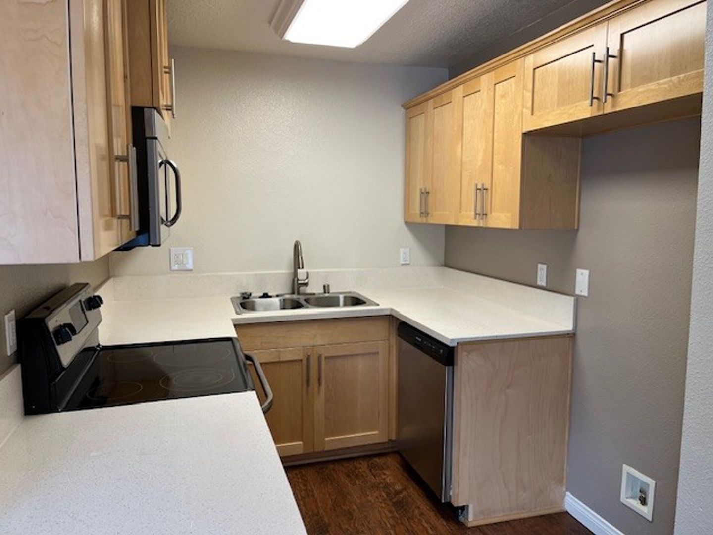 Fullerton Apartment: 1375 W. Valencia Drive