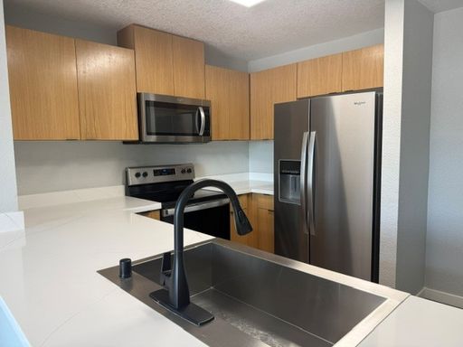 River House | The Danube | 1 Bed 1 Bath | 3rd Floor – photo 1