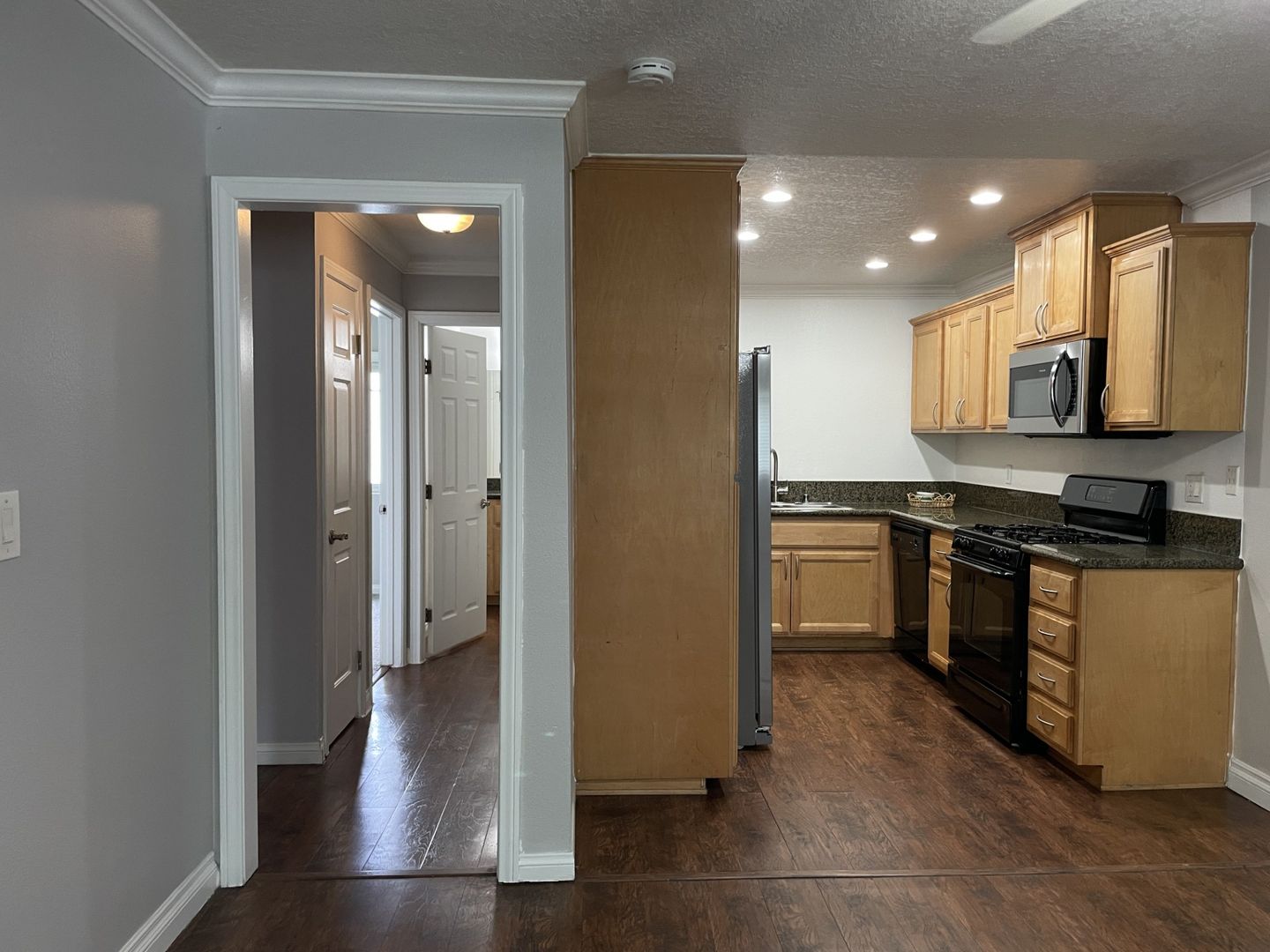 Anaheim Apartment: 201 S. Magnolia Avenue