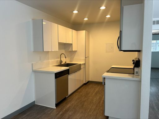 Uptown Fullerton | 1 Bed 1 Bath | Downstairs – photo 1