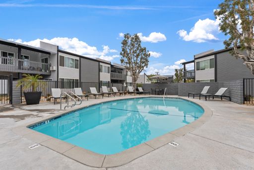 The Edward | 1 Bed 1 Bath | 1st Floor – photo 1