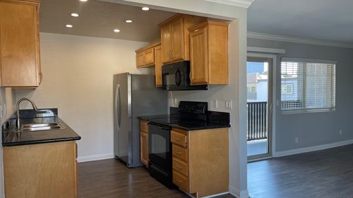 Park Plaza | The Coast | 2 Bed 2 Bath | Upstairs – photo 1