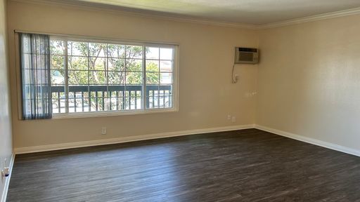 Summer Crest | 2 Bed 2 Bath | Upstairs – photo 1