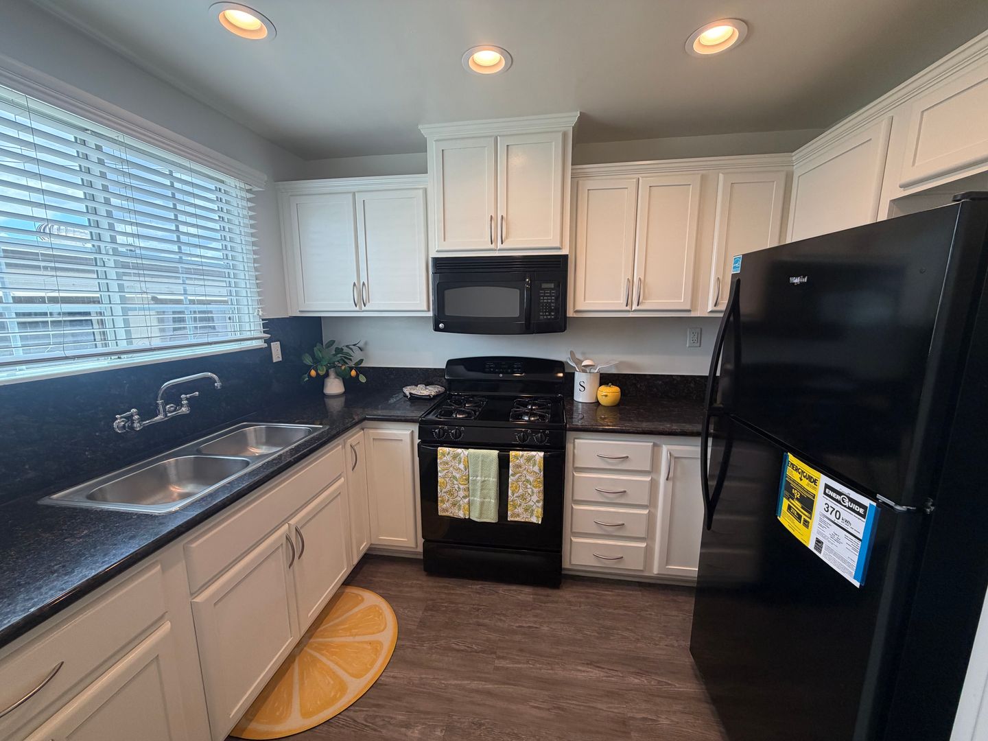 Montebello Apartment: 336 N. Garfield Avenue
