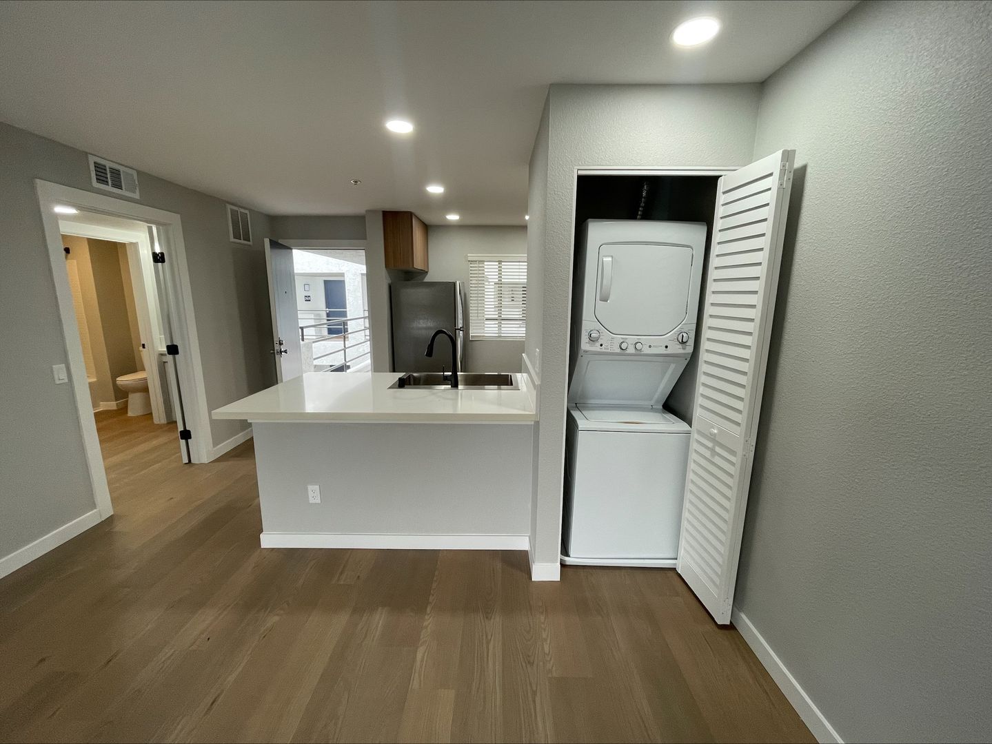 Costa Mesa Apartment: 2855 Pinecreek Drive