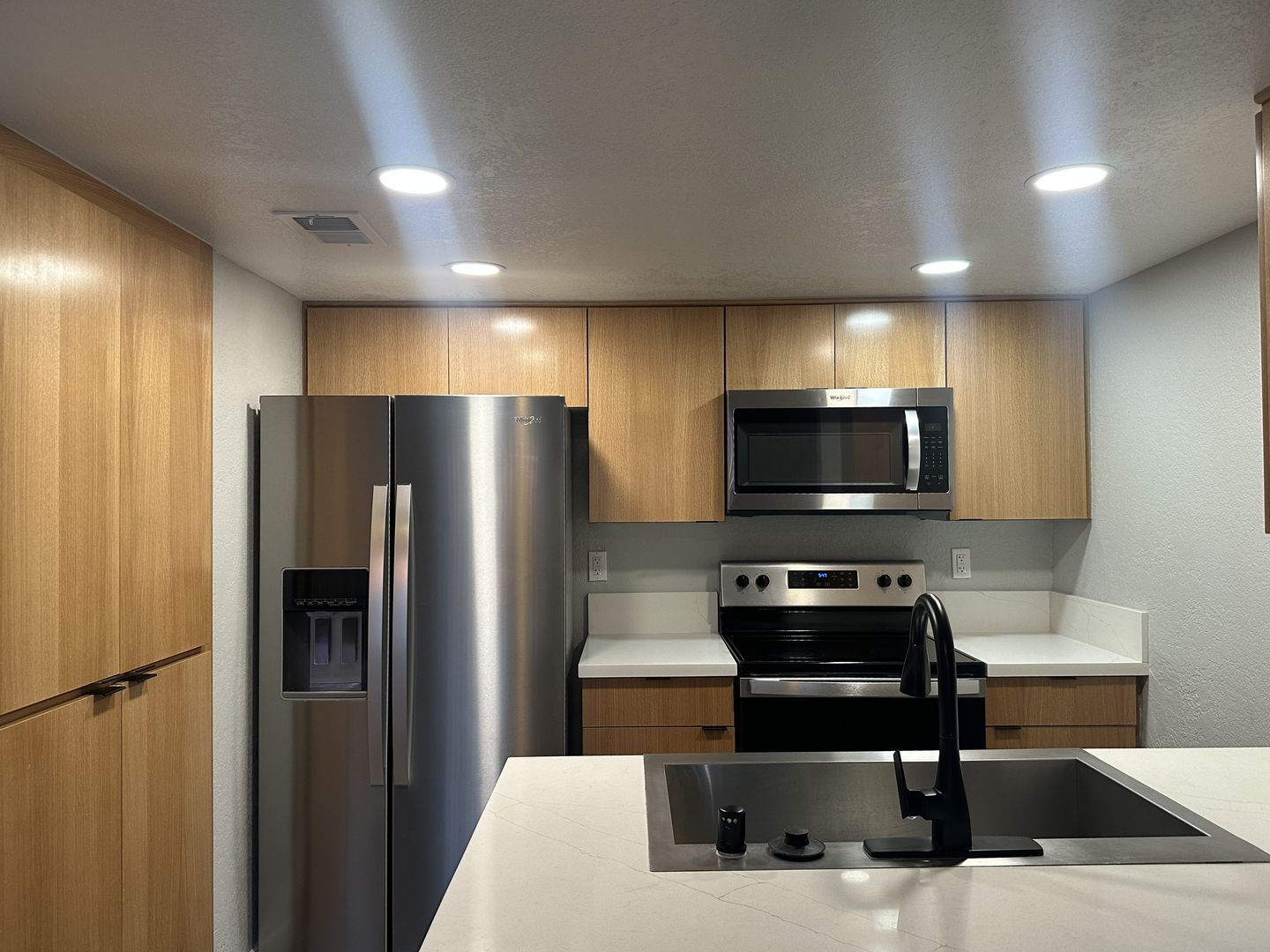 Riverside Apartment: 3957 Pierce Street