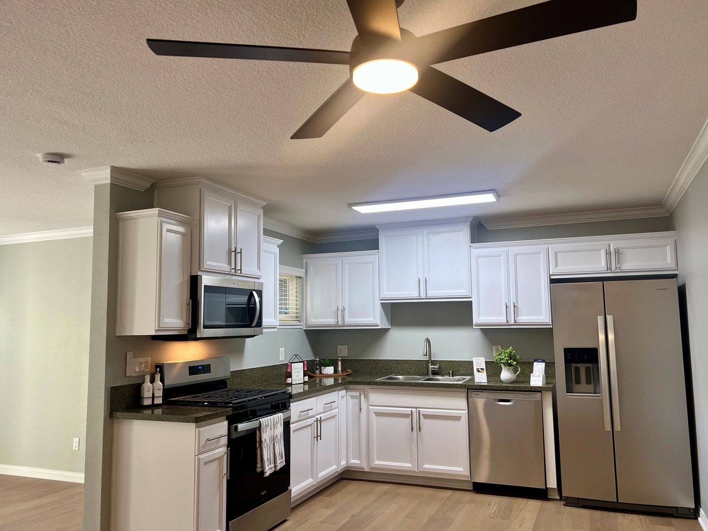 Garden Grove Apartment: 13884 Euclid Avenue