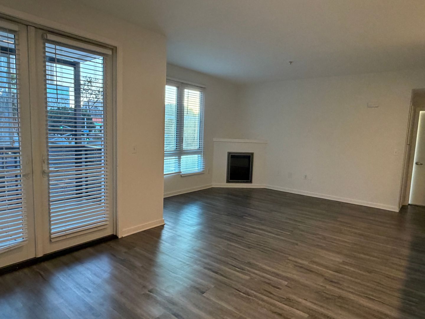 Los Angeles Apartment: 138 North Beaudry Avenue