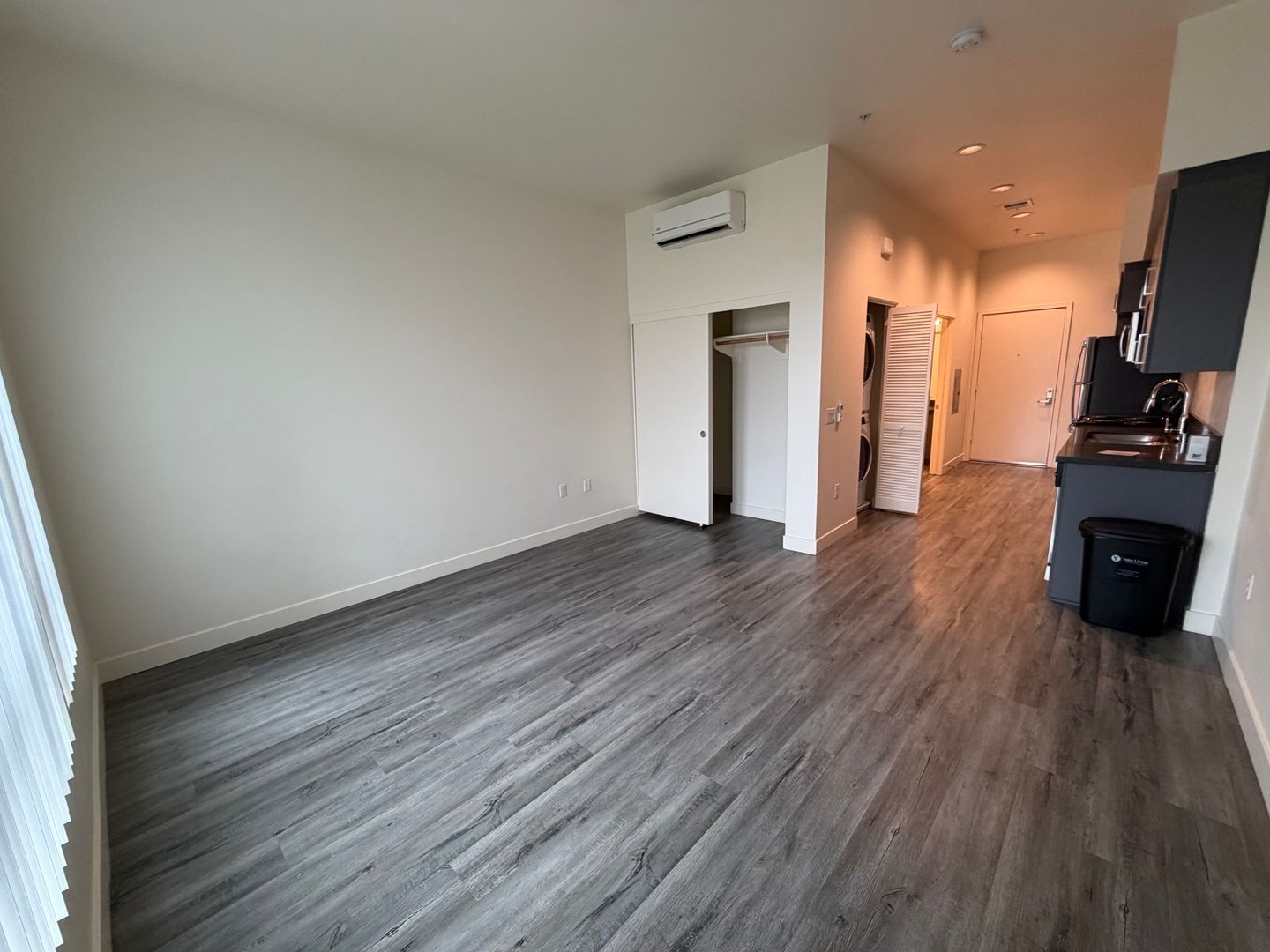 Riverside Apartment: 3050 Mission Inn Avenue
