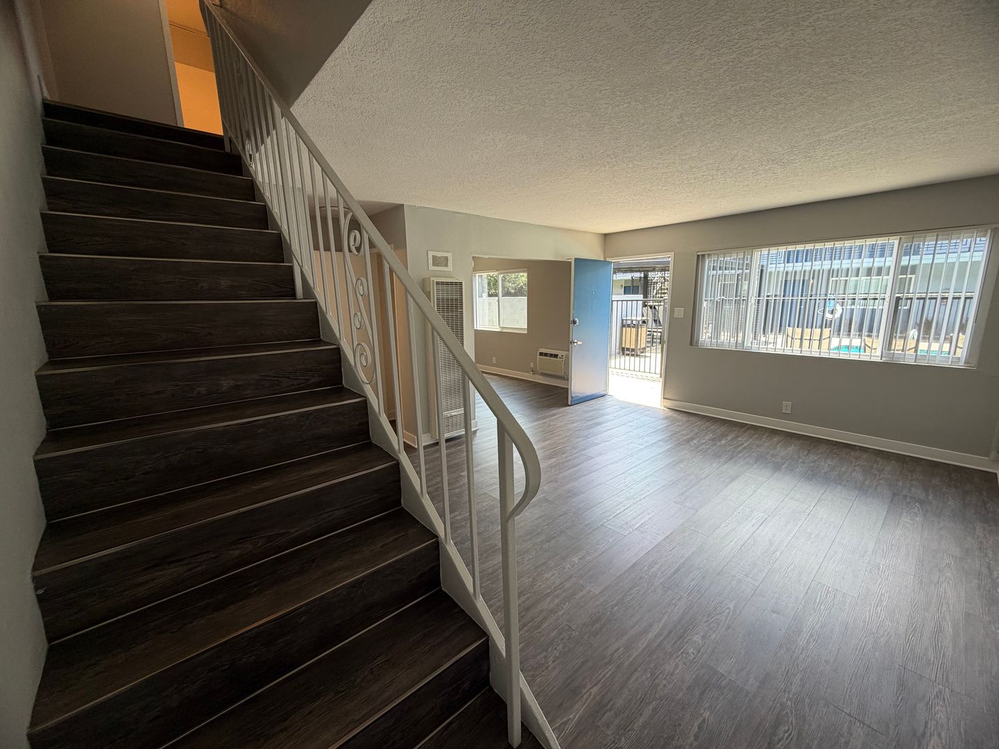 Long Beach Apartment: 1718 Ximeno Avenue