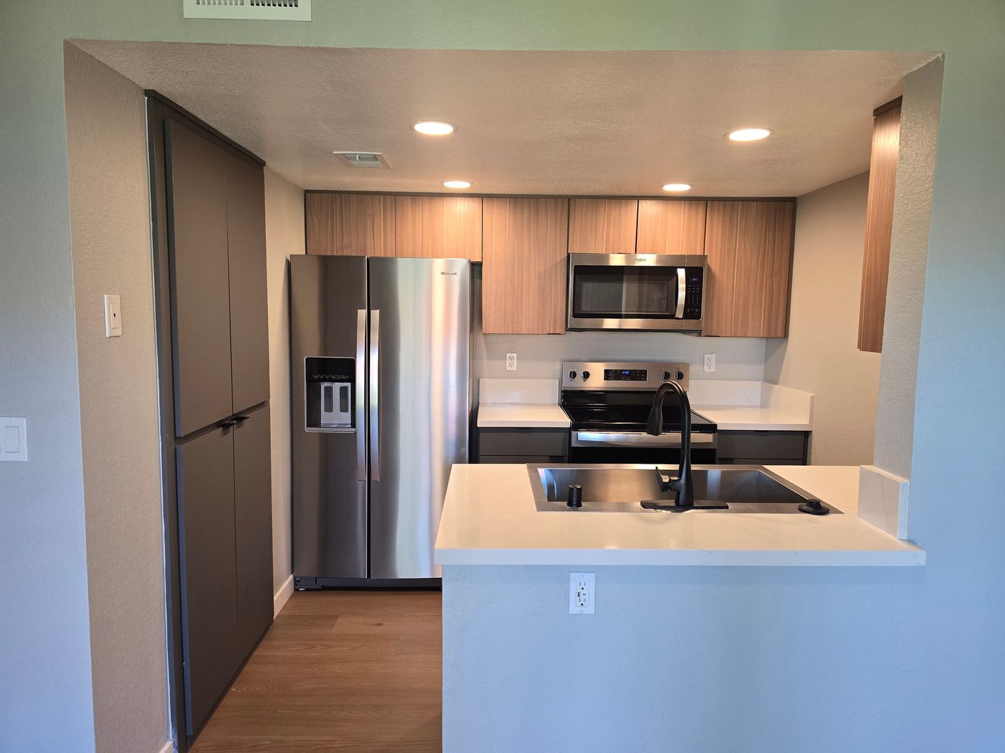 Riverside Apartment: 3957 Pierce Street