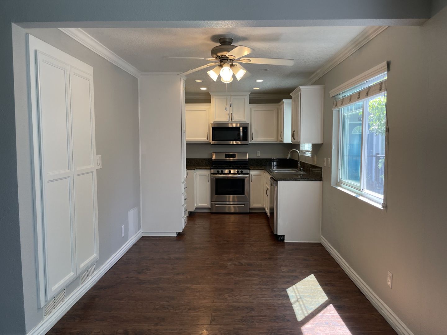 Anaheim Apartment: 201 S. Magnolia Avenue