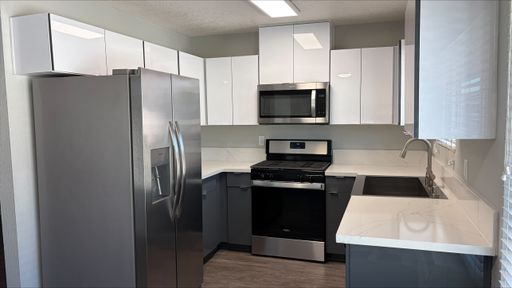 The Lincoln on Grand | The Jefferson | 2 Bed 1 Bath | 2nd Floor – photo 1