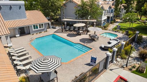 Le Med | 1 Bed 1 Bath | Downstairs – photo 1