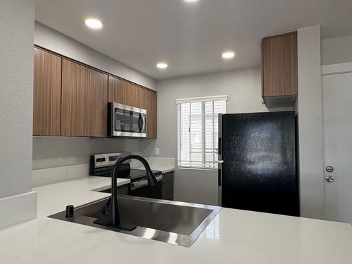 The Grand | The Palm | 1 Bed 1 Bath – photo 1