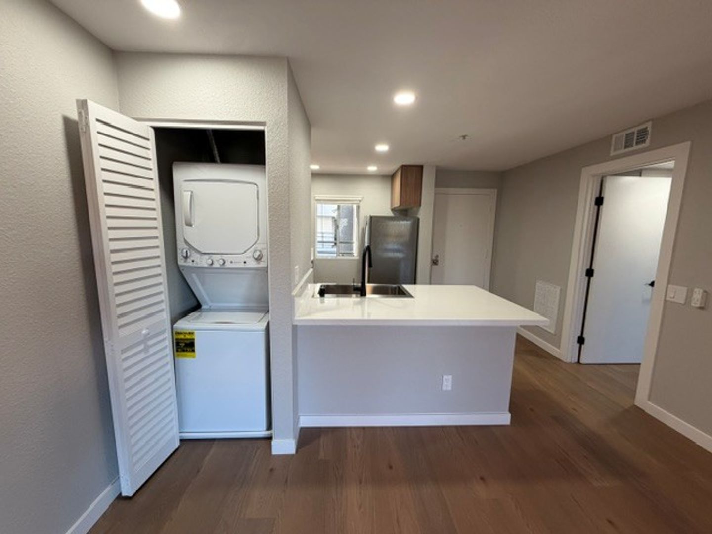 Costa Mesa Apartment: 2855 Pinecreek Drive