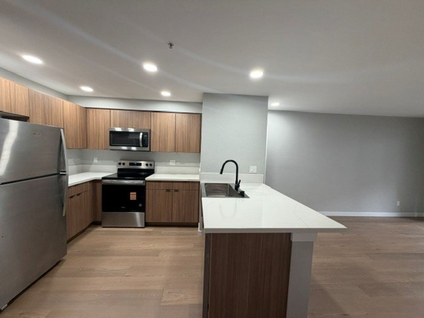 Costa Mesa Apartment: 2855 Pinecreek Drive