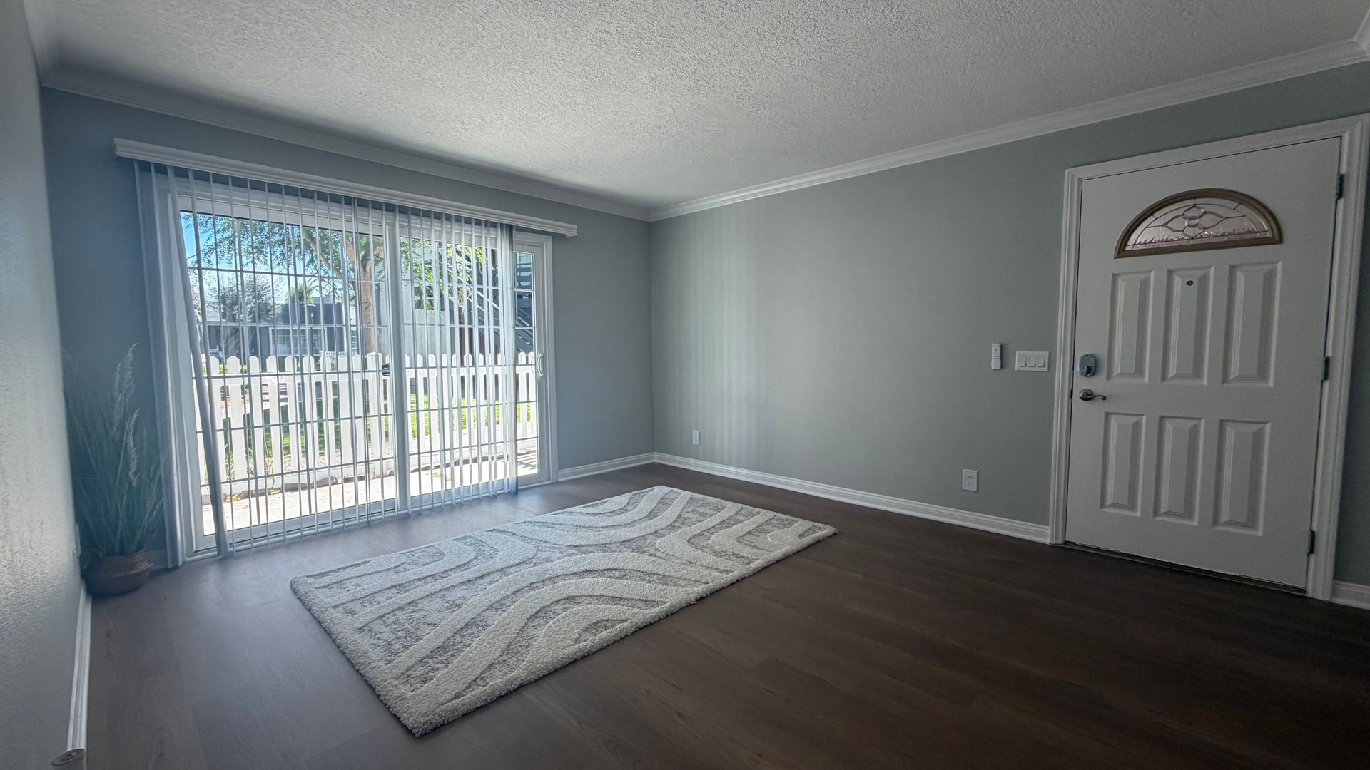 Bellflower Apartment: 14500 McNab Avenue