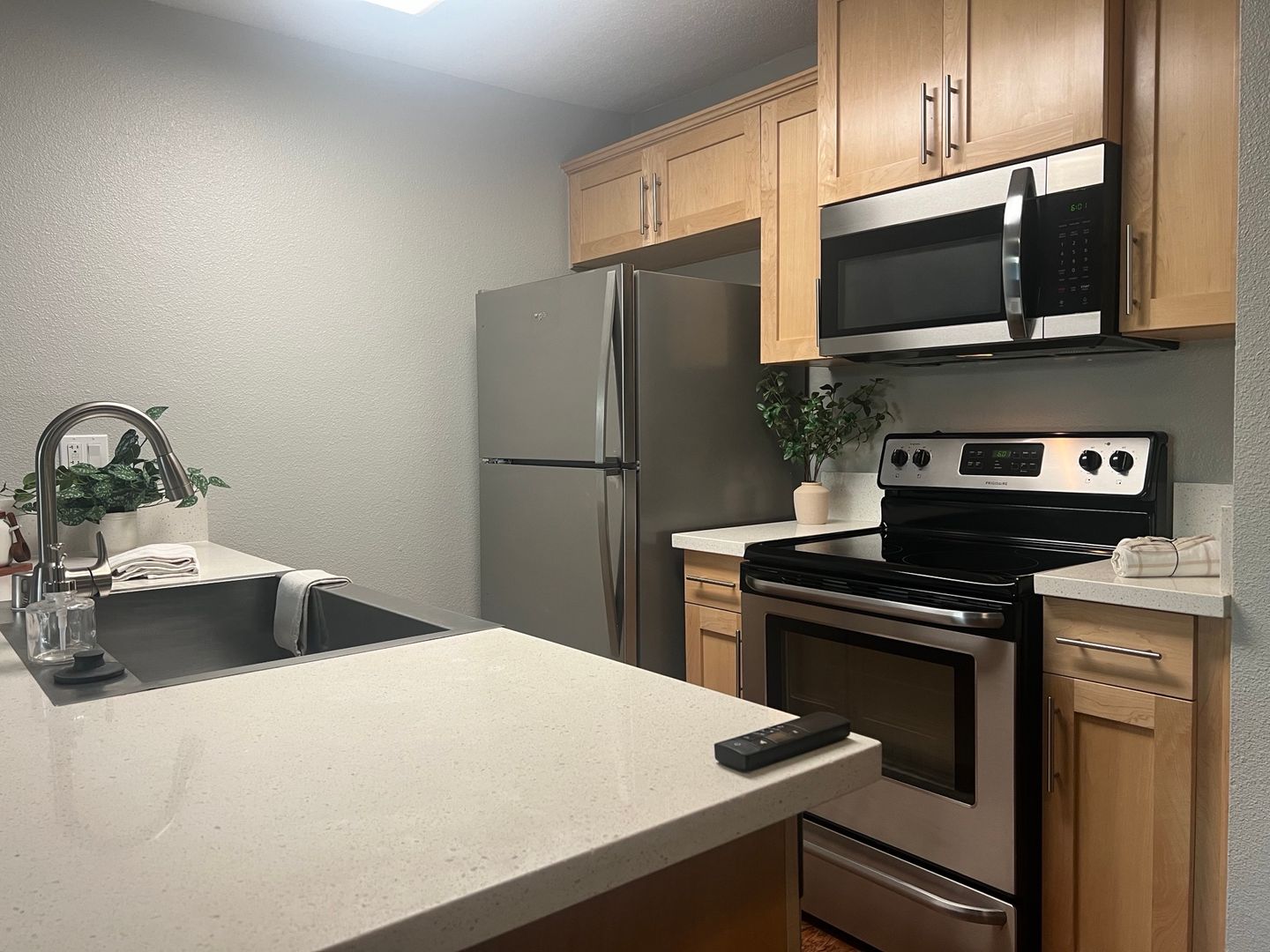 La Habra Apartment: 600 N. Harbor Blvd.