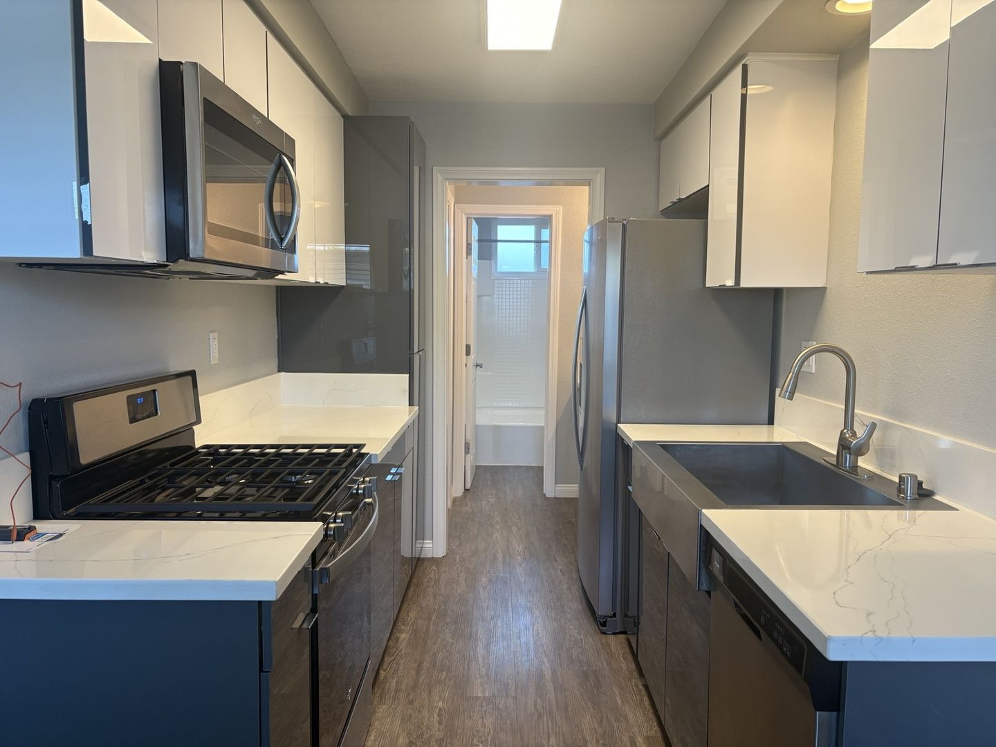 La Habra Apartment: 360 S. Idaho Street