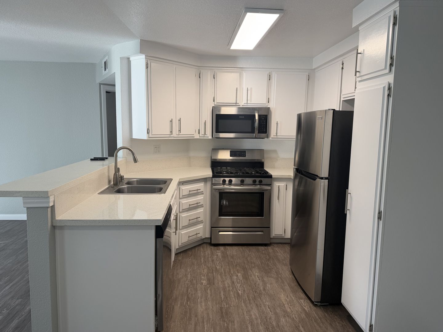 Azusa Apartment: 950 W. Sierra Madre Avenue