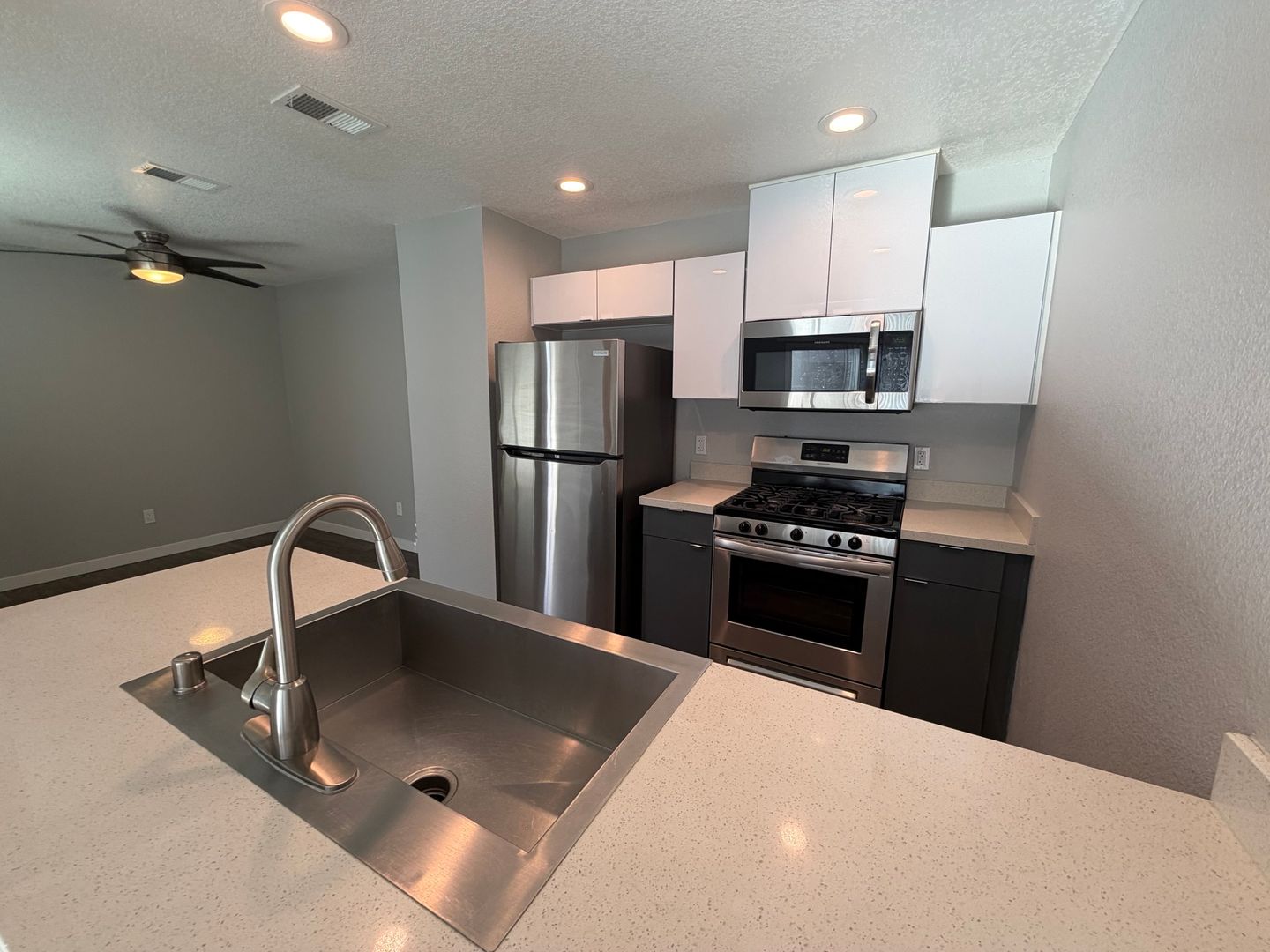 Riverside Apartment: 7600 Ambergate Place