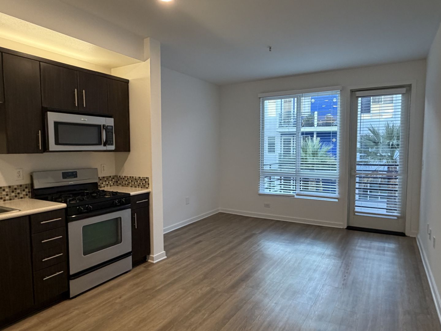 Los Angeles Apartment: 138 North Beaudry Avenue