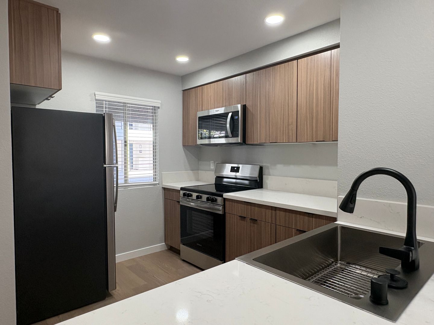 Costa Mesa Apartment: 2855 Pinecreek Drive