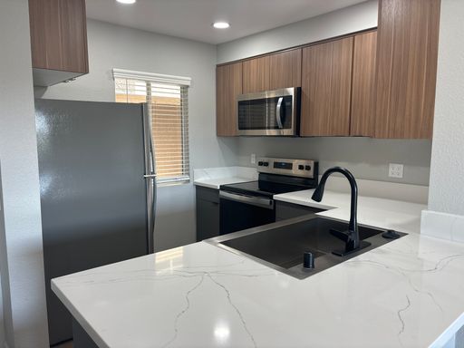 The Grand | The Palm | 1 Bed 1 Bath – photo 1