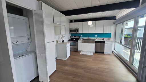 The Parsons | 2 Bed 2 Bath | Upstairs – photo 1