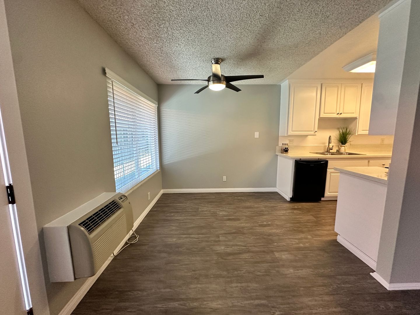 Norwalk Apartment: 12301 Studebaker Road