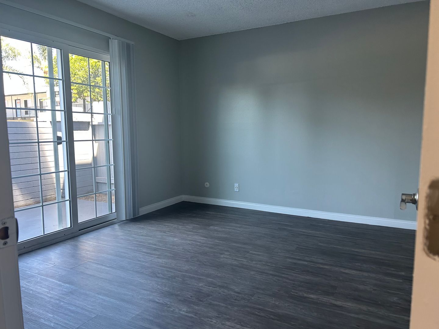 Santa Ana Apartment: 811 S. Fairview