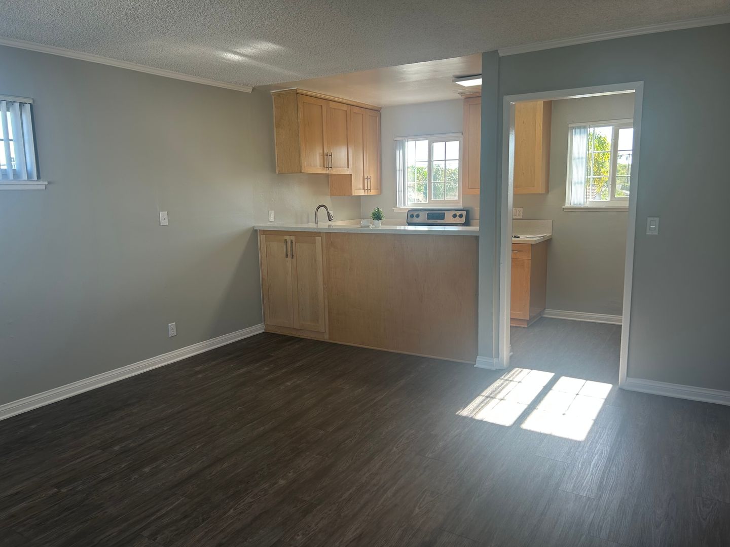 Santa Ana Apartment: 811 S. Fairview