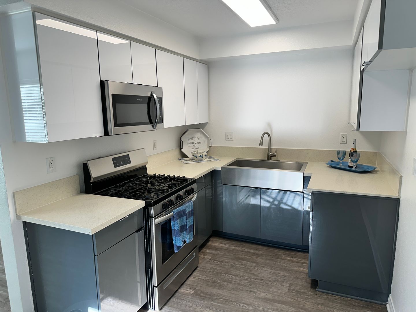 Norwalk Apartment: 12401 Studebaker Road