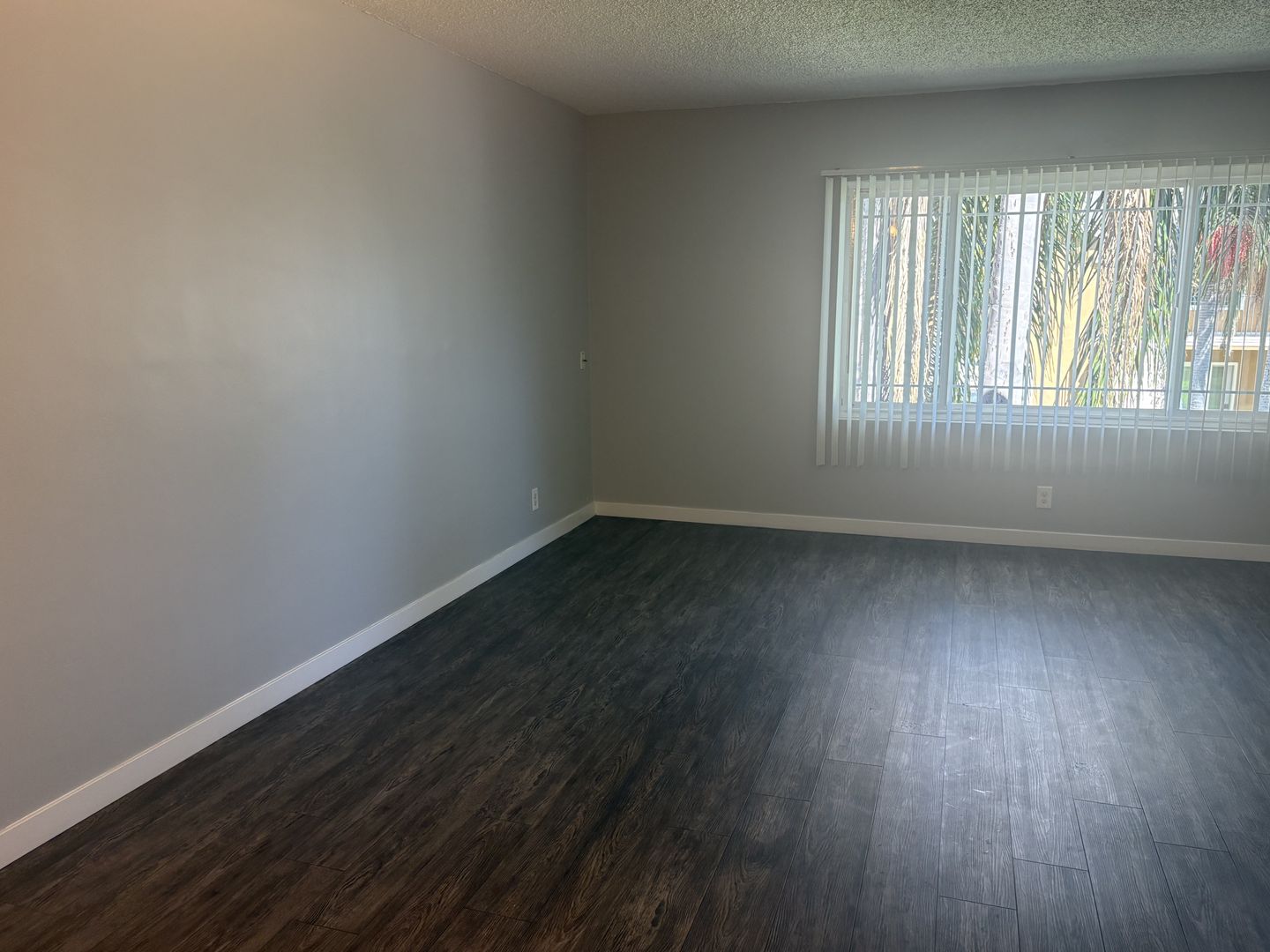 Fullerton Apartment: 2001-2009 Whiting Ave.