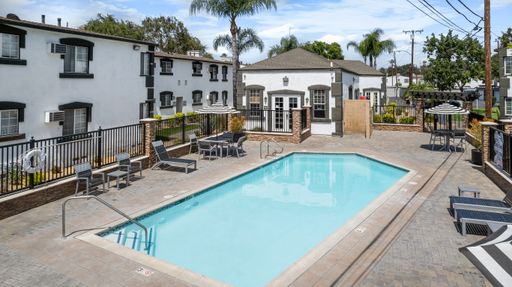 Somerset | 1 Bed 1 Bath | Upstairs
