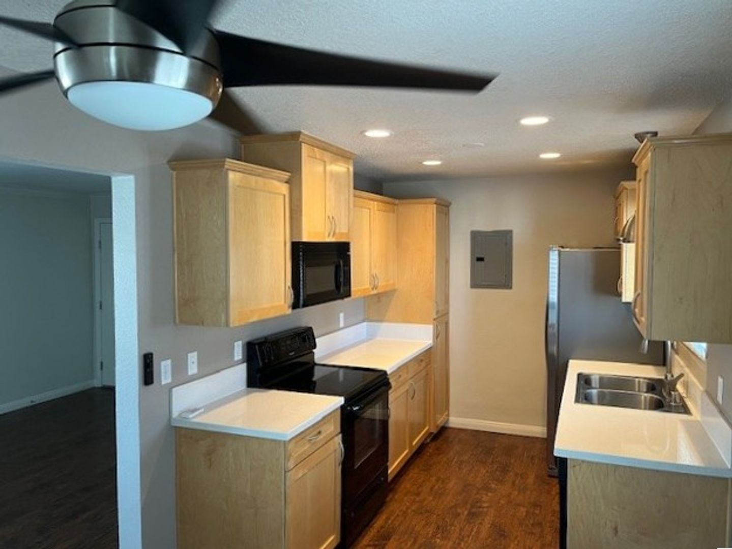 Fullerton Apartment: 1375 W. Valencia Drive