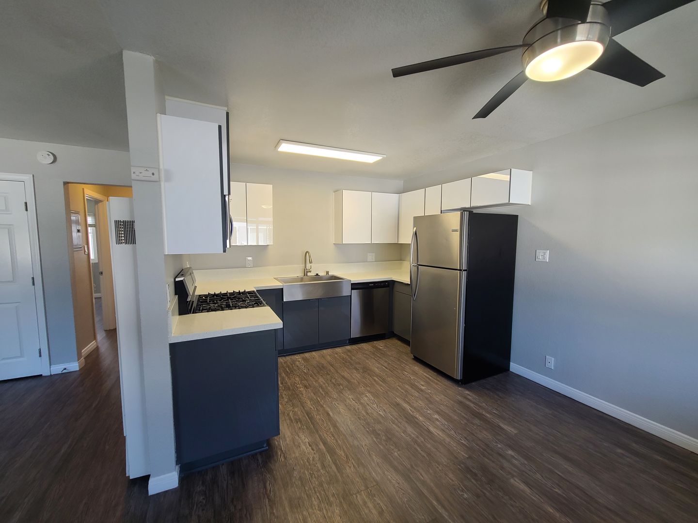 Long Beach Apartment: 1718 Ximeno Avenue