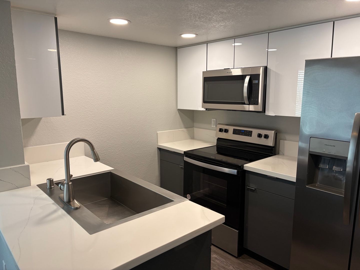 Riverside Apartment: 3957 Pierce Street