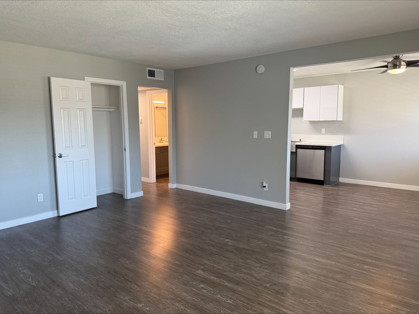 Anaheim Apartment: 120 S. Grand Avenue