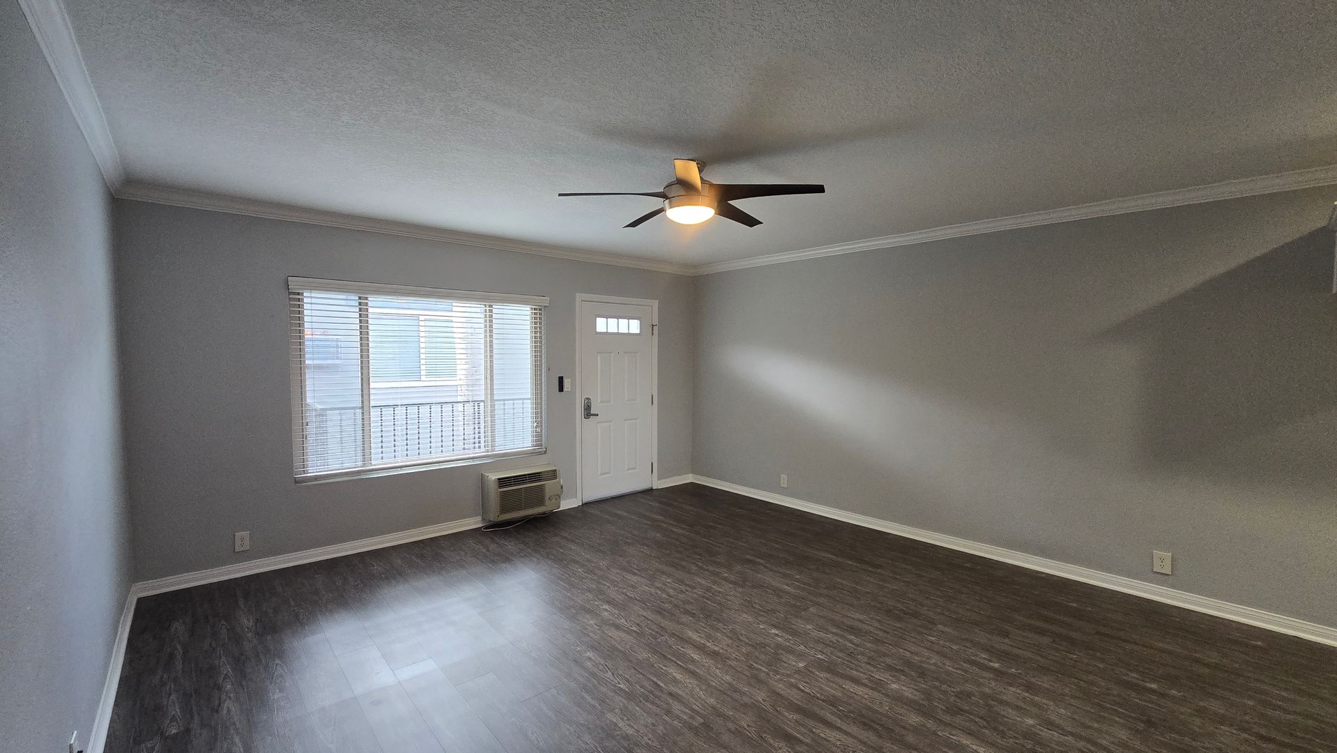 Santa Ana Apartment: 901 S. Harbor Blvd.