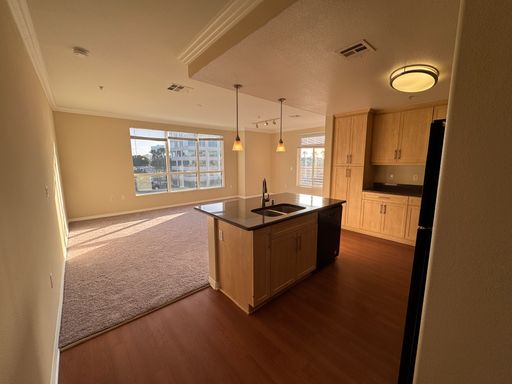 Stadium House | 2 Bed 2 Bath + Den | 4th Floor – photo 1