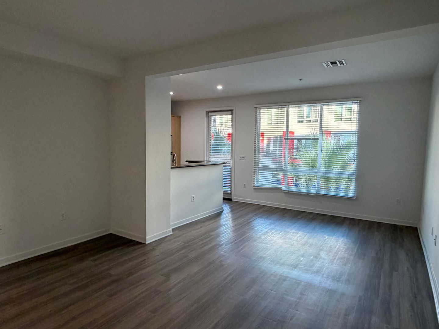 Los Angeles Apartment: 138 North Beaudry Avenue